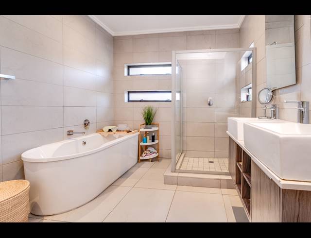 3 BEDROOM HOUSE FOR SALE IN BRYANSTON